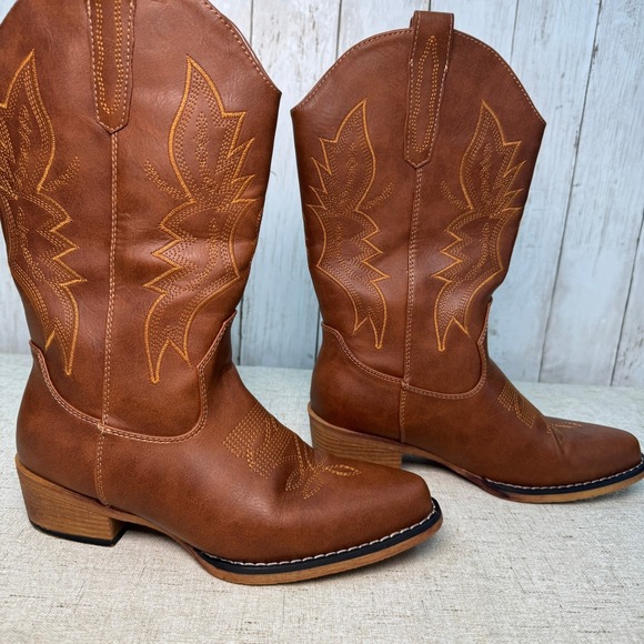 IUV Brown Faux Leather Western Cowboy Boots Women's 6 Embroidered Pull On - Picture 2 of 9
